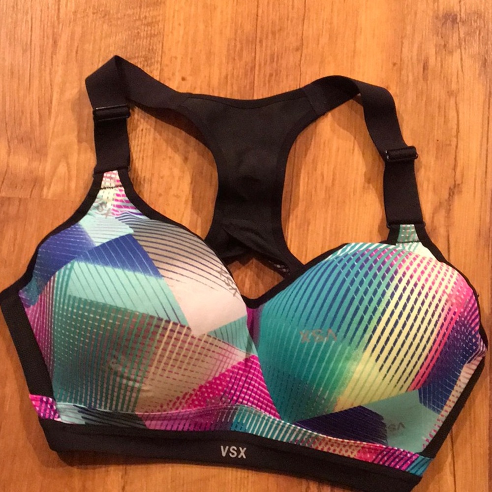 Victoria Secret Sport 36D